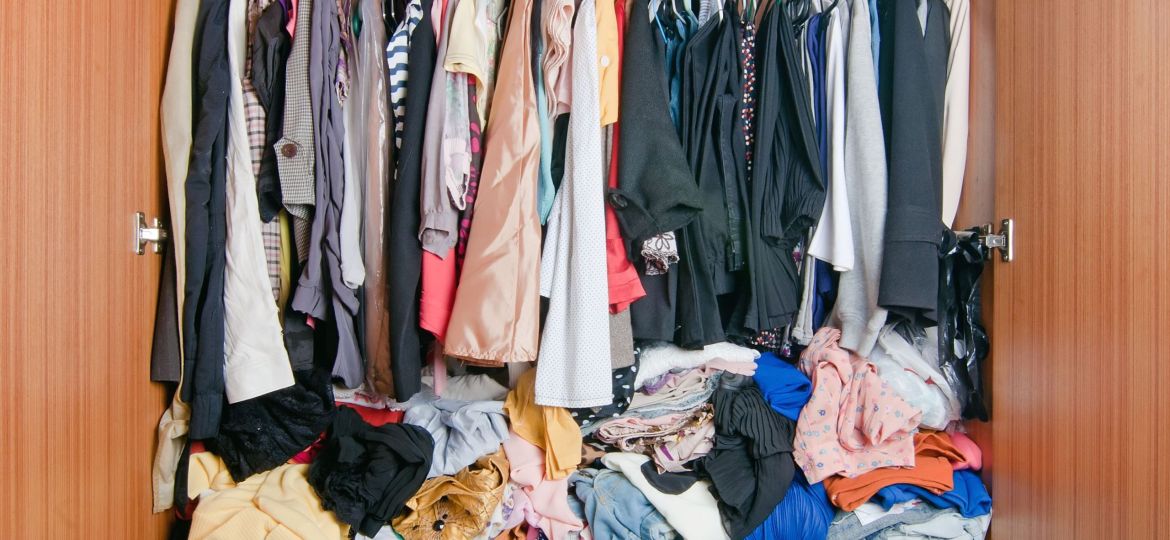Messy-Closet-3